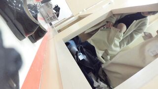 アヒルの980円均一 試着室 盗撮風 パンツ 可愛いお姉さん編 voyeur jp