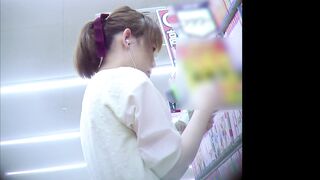 ポニーテールがよく似合うマンガ大好きdちゃんのパンチラ voyeur jp