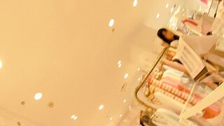 フルhd高画質パンチラ逆さ撮り051 ワインレッドのp店員さん voyeur jp 01