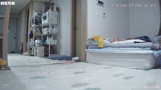 [신작] 두 커플이 성관계를 갖습니다. 날씬한 여성의 질에서는 많은 양의 체액이 분비되고, 성관계 후 그의 성기는 마치 크림처럼 뭉쳐 있습니다 korean porn vip ipcam