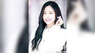 NAEUN SHOWS TITS 120672 1 KPOP ALLPOP