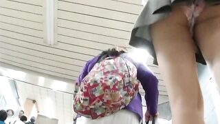 高画質 制服娘逆さ撮りｎｏ５１ voyeur jp