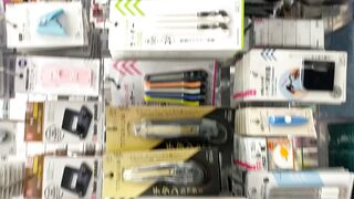 スマホで逆さ撮り111 スーツ熟女のスカート内撮影 美脚の黒タイツかと思ったらまさかのニーハイ 素人盗撮 voyeur jp
